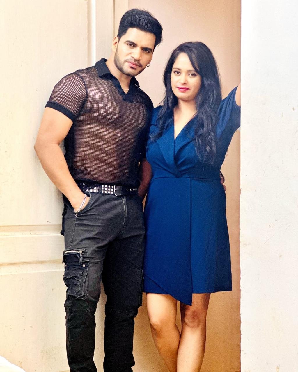 Ritu Rai with co-star on set